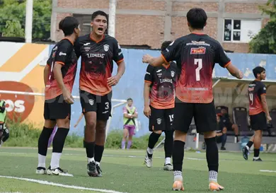 Lechuzas da cátedra en el derbi universitario Lechuzas da cátedra en el derbi universitario