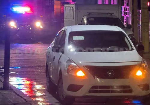 Rafaguean a vehículo tras un ataque armado