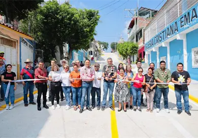 Ángel Torres Culebro inaugura más calles felices en Tuxtla