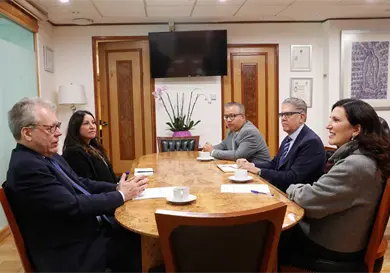 Se reúne Kenia López con coordinador de la ONU