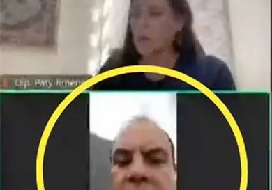 En plena sesión cachan a Blanco jugando pádel