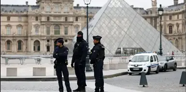 Robo en el Louvre prende alertas