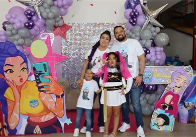 Celebrando un año más Celebrando un año más