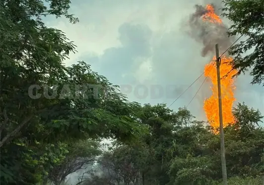 Explota línea de gas en el complejo Cactus