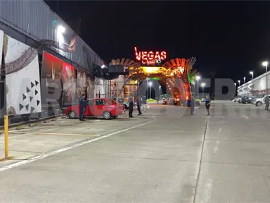 Disparan contra la fachada de casino