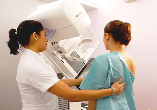 Enseñan modelo de atención universal de cáncer de mama