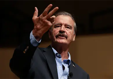 Destapa Fox a Salinas Pliego para la presidencia