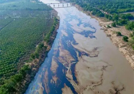Repara Pemex ducto tras derrame de hidrocarburo 