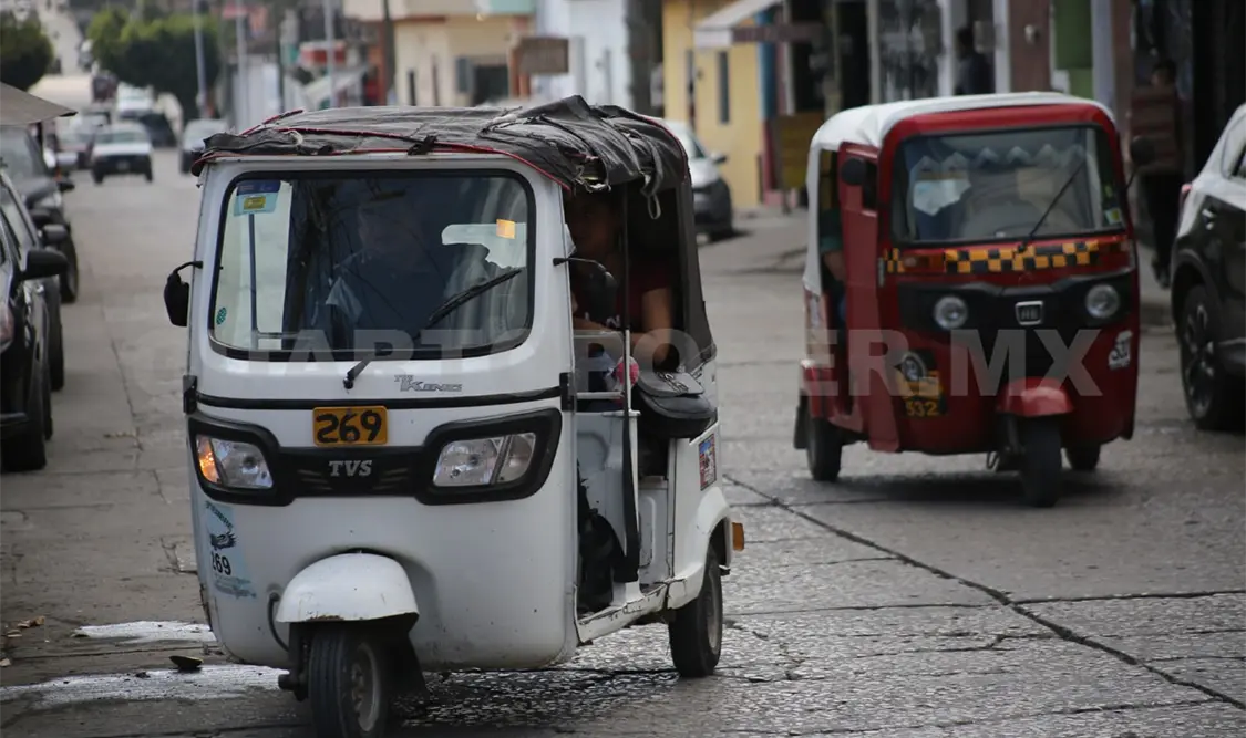 La presencia de mototaxis ha puesto en jaque a los colectivos en Tuxtla. CP