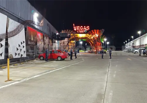 Disparan contra la fachada de casino