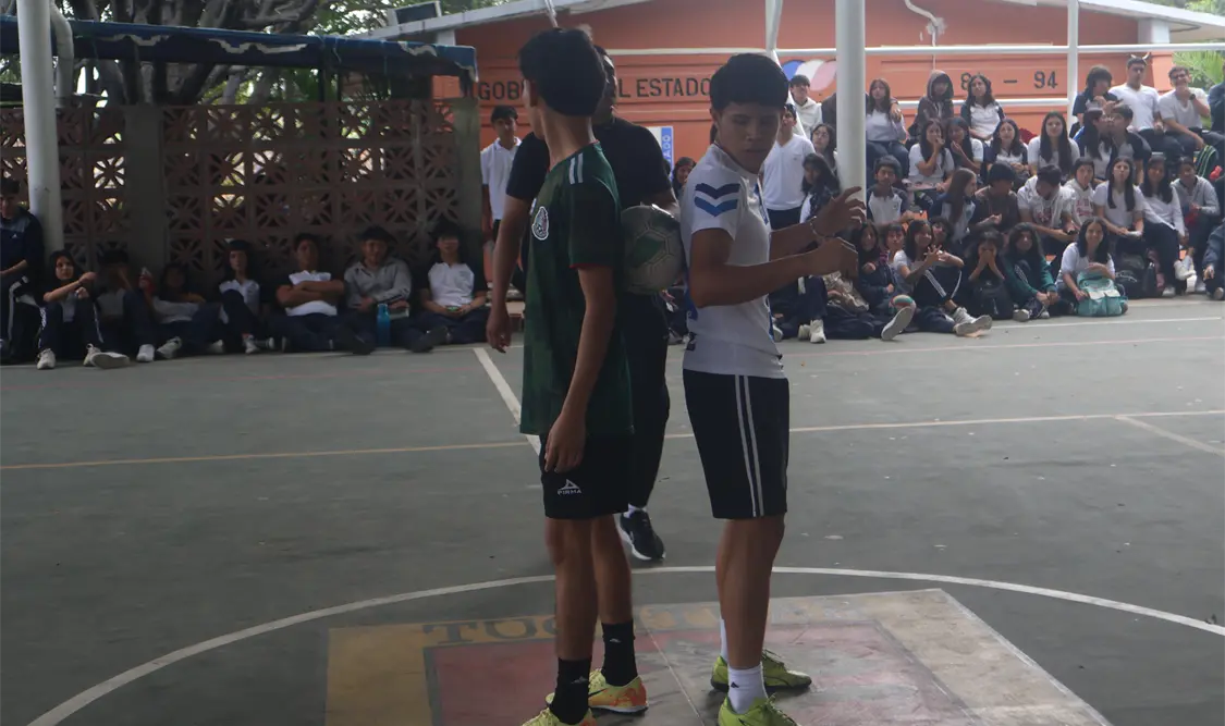 El Reto Asador Buchón enfrentó a los capitanes, como parte del Torneo Interno de la Preparatoria Número 2. Alan Pola/CP