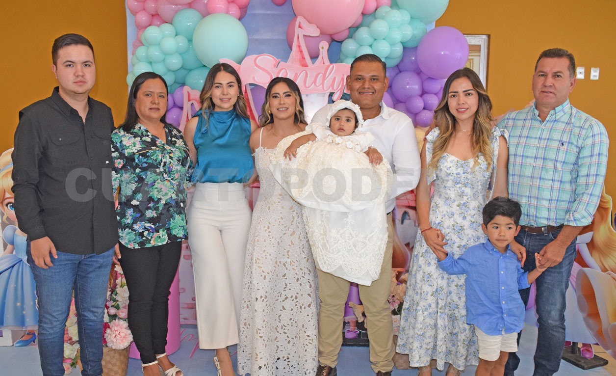 Sandy recibe el bautismo