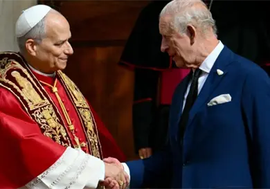 El papa León XIV y el rey Carlos III rezan juntos El papa León XIV y el rey Carlos III rezan juntos