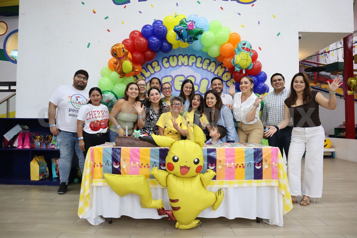 Ofelia celebra su primera década