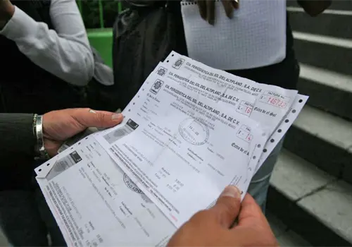Incluyen a 141 contribuyentes en lista negra