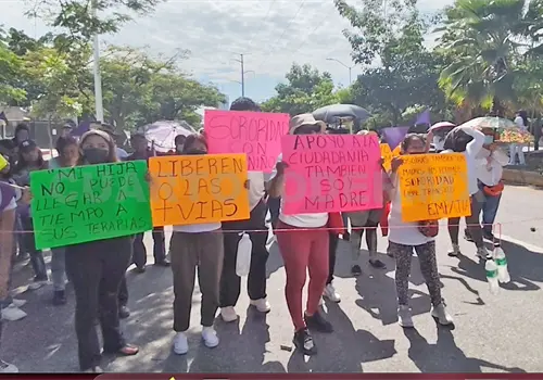Marchan para pedir liberación de vías Marchan para pedir liberación de vías