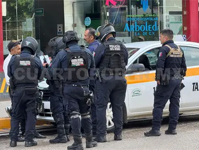 Fallece adulto mayor en taxi; era llevado a hospital