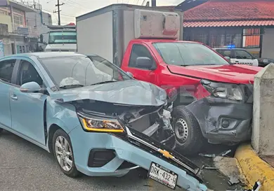 Reportan dos colisiones en menos de una hora Reportan dos colisiones en menos de una hora