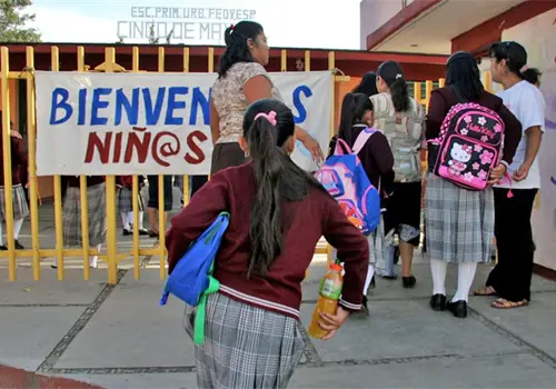 Vuelven a clases 182 mil alumnos tras lluvias