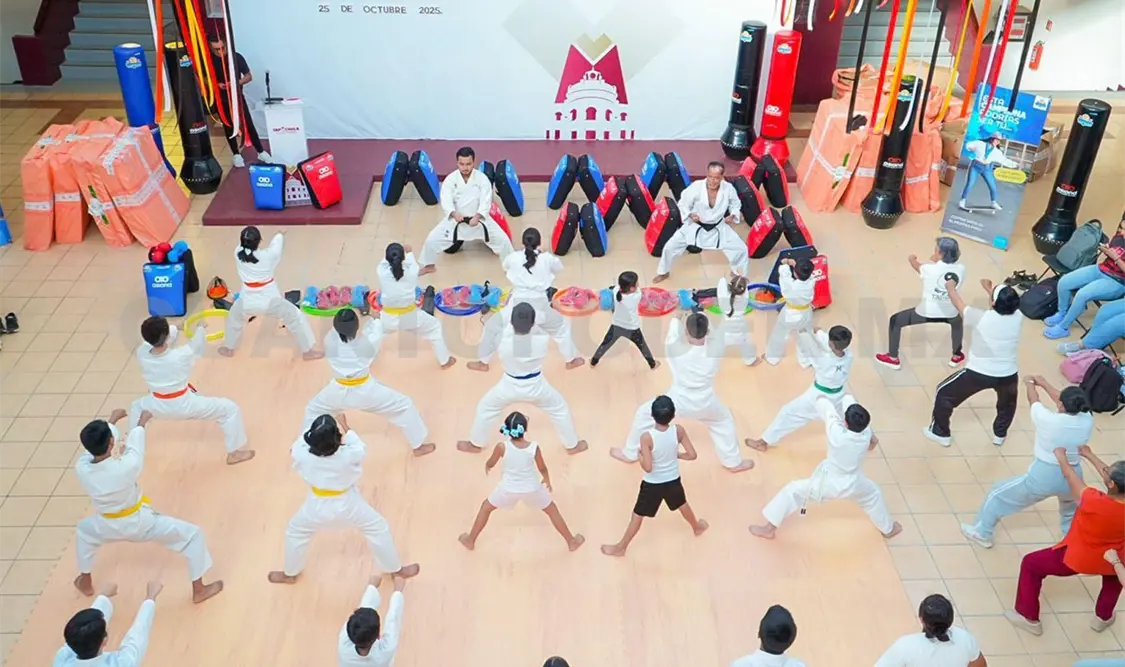 Se realizó la entrega de equipamiento deportivo a la Escuela Municipal de Karate Do. Cortesía