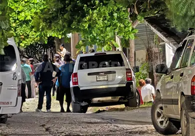 Va a visitar a su mamá y se ahorca en su sala Va a visitar a su mamá y se ahorca en su sala