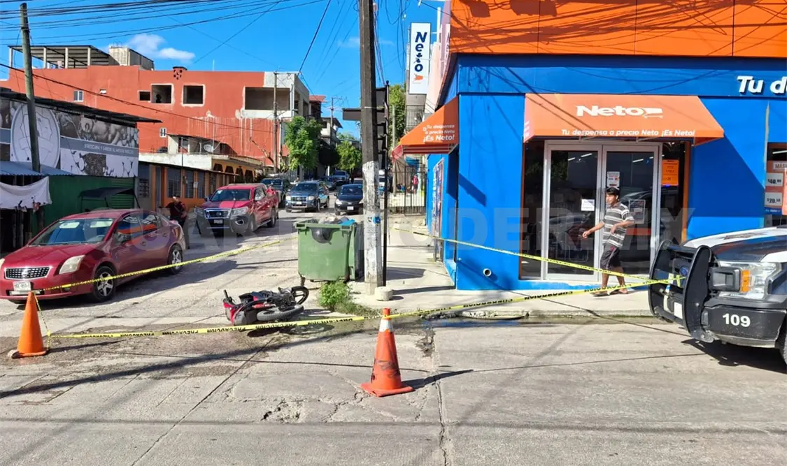 La persecución terminó cerca del periférico Sur, donde la motocicleta derrapó y los sospechosos intentaron escapar a pie. Genaro Sánchez / CP