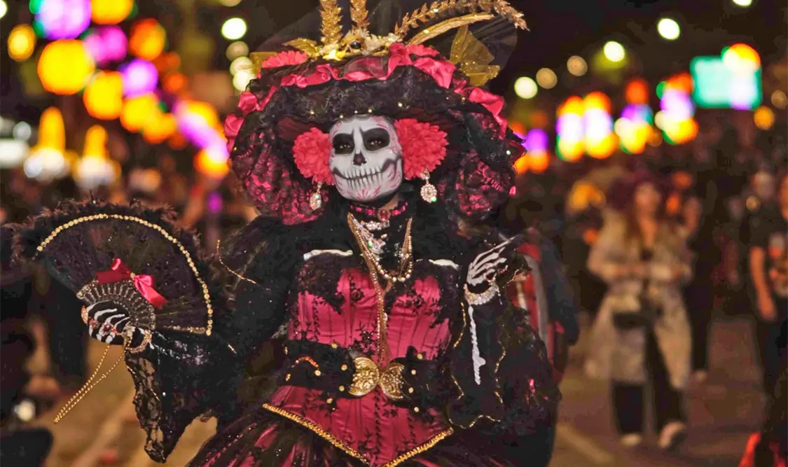 Catrinas salen en procesión en la CDMX