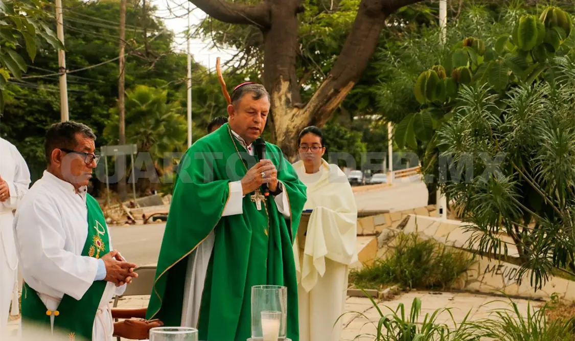 Llaman al diálogo ante plantón de madres