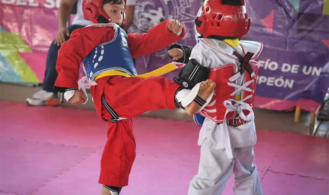 Con gran ambiente familiar se desarrolló la segunda edición de la Gran Copa del Sol en Puerto Arista, con más de 600 atletas en acción. Cortesía