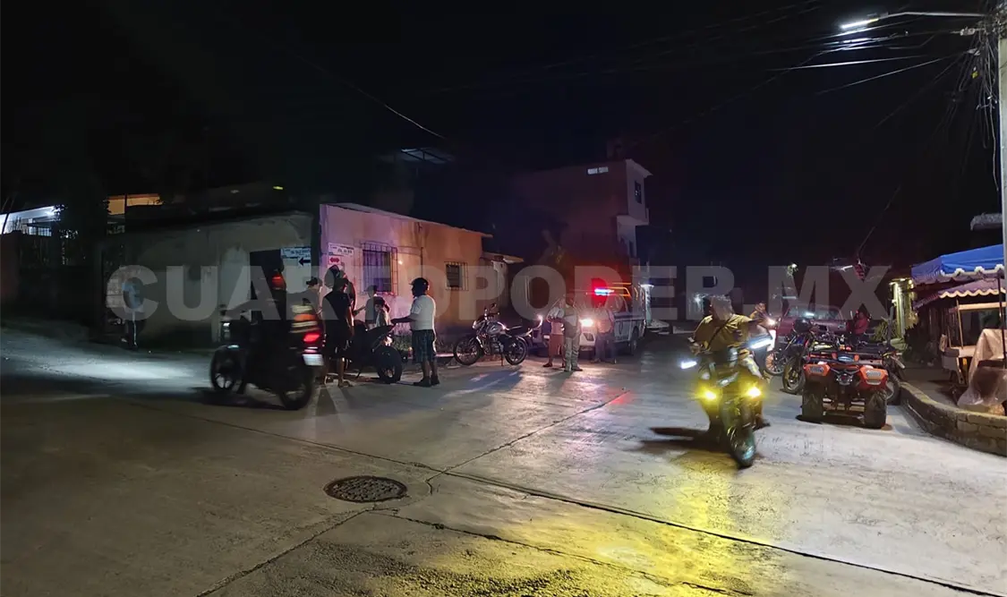 Uno de los motoristas presentó lesiones y fue trasladado al hospital general. Genaro Sánchez / CP