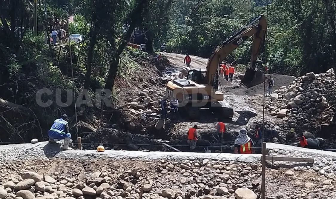 Una comitiva se reunió con representantes de la constructora para exigir un cronograma claro. Ramón García / CP