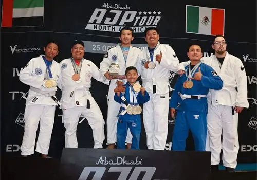 Academia MR Brazilian brilla en CDMX Academia MR Brazilian brilla en CDMX