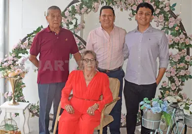 Hilda celebra 83 años