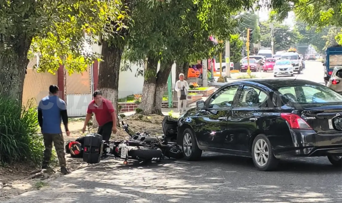 El percance ocurrió en la 8.ª calle Sur, entre 3.ª y 4.ª avenida Poniente en el barrio La Pileta. Juan Orel / CP