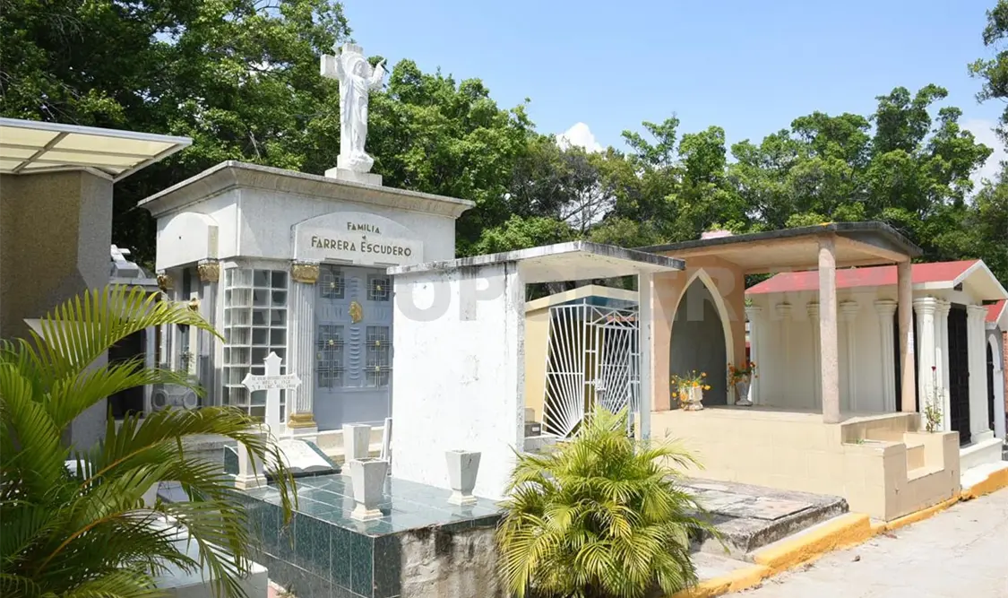 Se espera que este 1 y 2 de noviembre miles de personas acudan a los panteones. Guillermo Ramos / CP