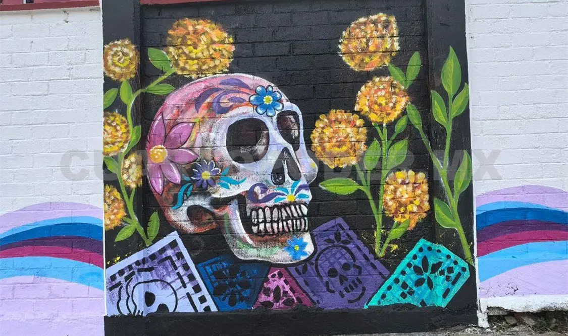 Los murales se encuentran en la barda del panteón. Manuel Martínez / CP