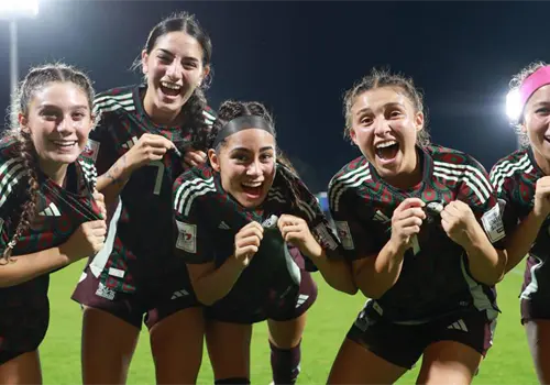 México gana a Paraguay; va a cuartos de final México gana a Paraguay; va a cuartos de final