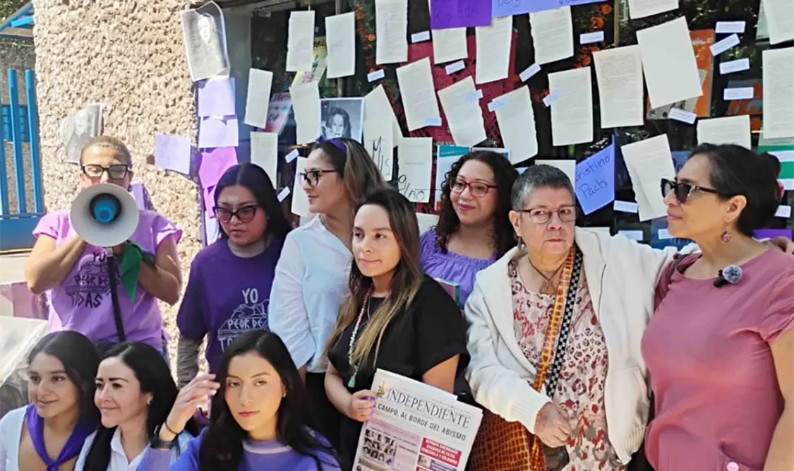Mujeres quieren fuera a Taibo