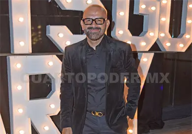 Muchas felicidades, Carlos