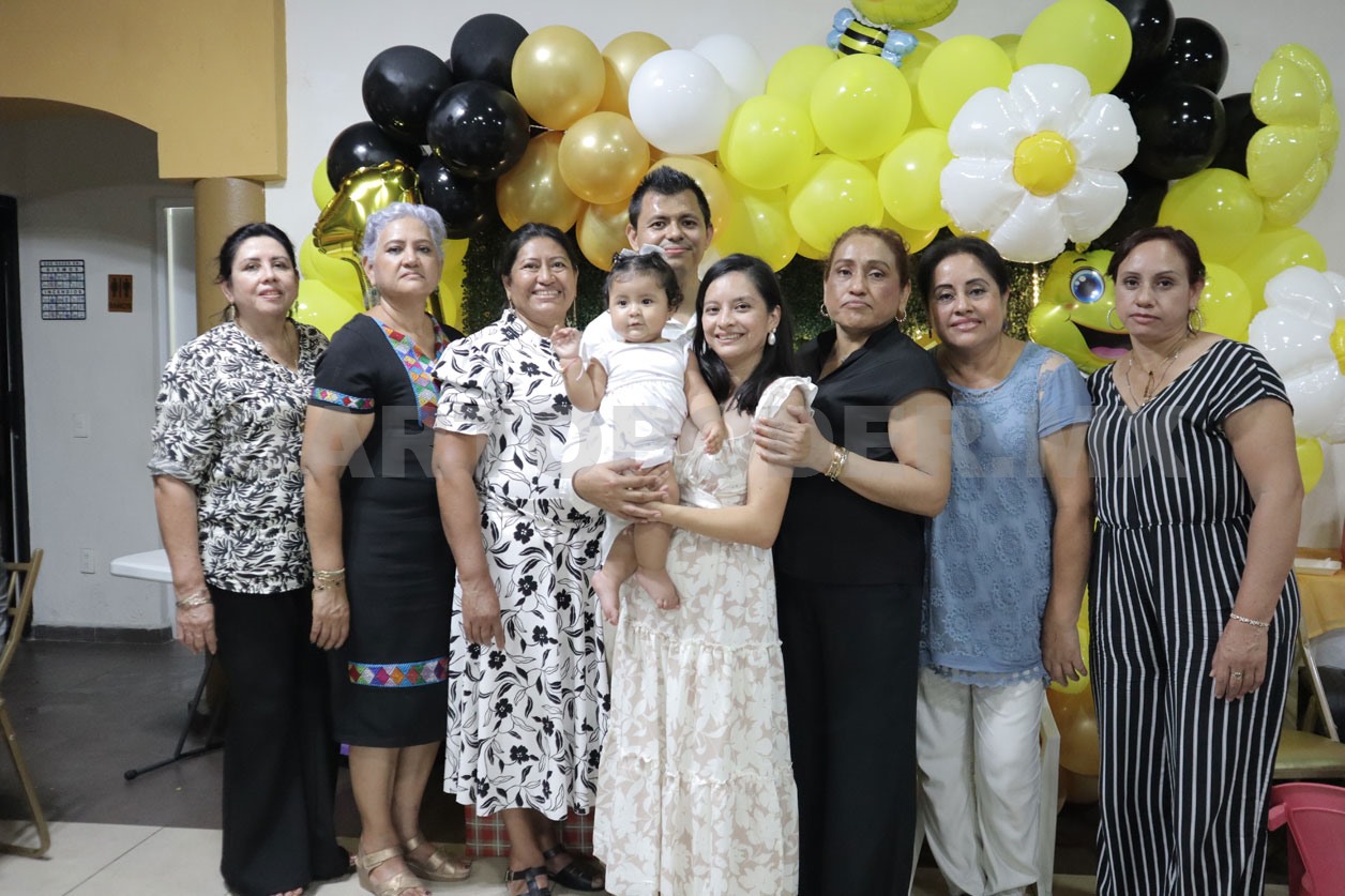 Primer año y bautizo de Aylin