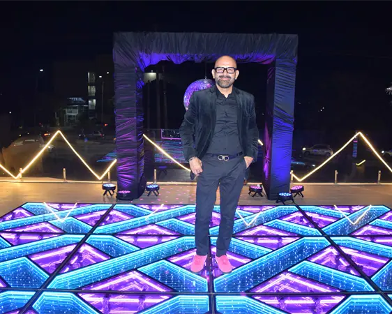 Muchas felicidades, Carlos Muchas felicidades, Carlos