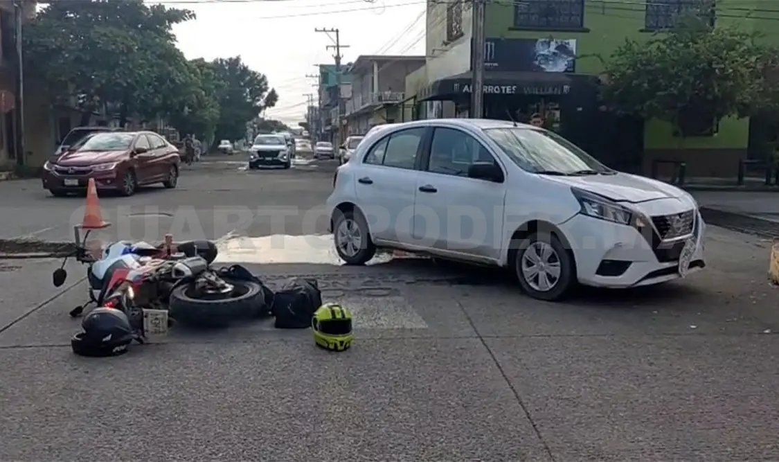 Nuevo percance por falta de precaución al llegar a intersección. Víctor Sánchez / CP