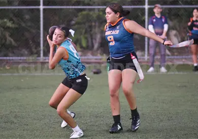 Mustangs se lucen en la semana 8