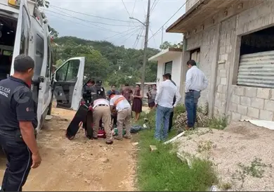 Menor recibe descarga y cae de tercer piso Menor recibe descarga y cae de tercer piso