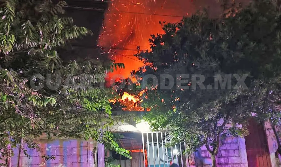 Se desconoce qué fue lo que causó el fuego que consumió buena parte de los domicilios. Ulises Villalobos / CP