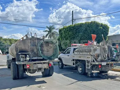Incendio de negocio moviliza a bomberos