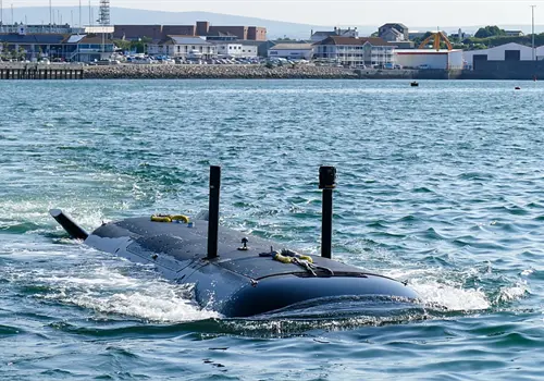 Interceptan narcosubmarino con 2 toneladas de cocaína Interceptan narcosubmarino con 2 toneladas de cocaína