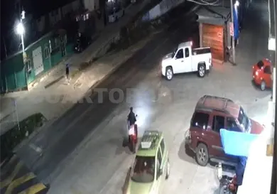 Ebrio causa destrozos en cinco locales comerciales Ebrio causa destrozos en cinco locales comerciales