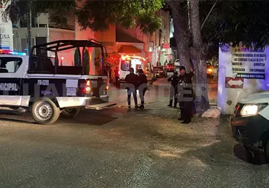 Mujer muere afuera de un sanatorio Mujer muere afuera de un sanatorio