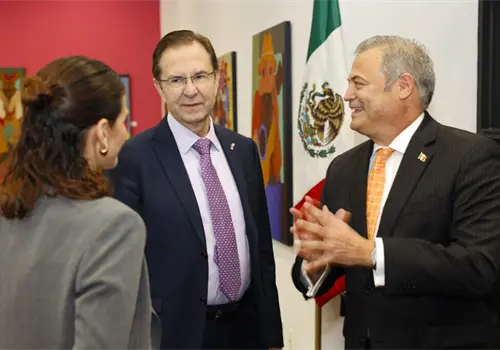 Discuten con congresistas de EUA preservación de rutas